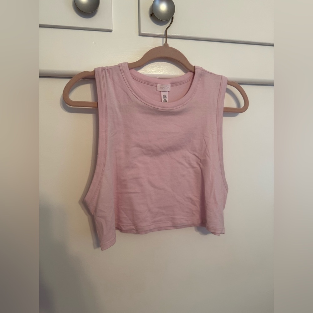 Skims Boyfriend Crop Tank in Cherry Blossom